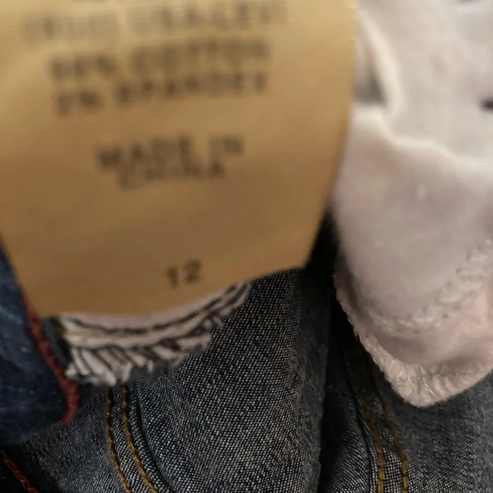 EUC Levi Cut-off Shorts Perfectly Slimming 548 Size 12 - Picture 9 of 9